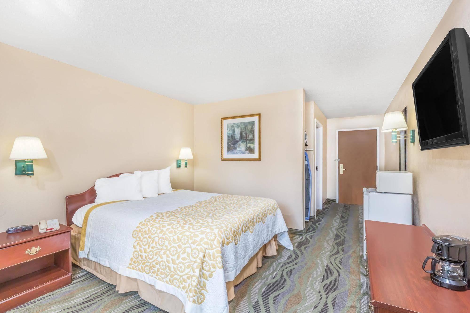 Surestay Hotel By Best Western מורגנטון מראה חיצוני תמונה