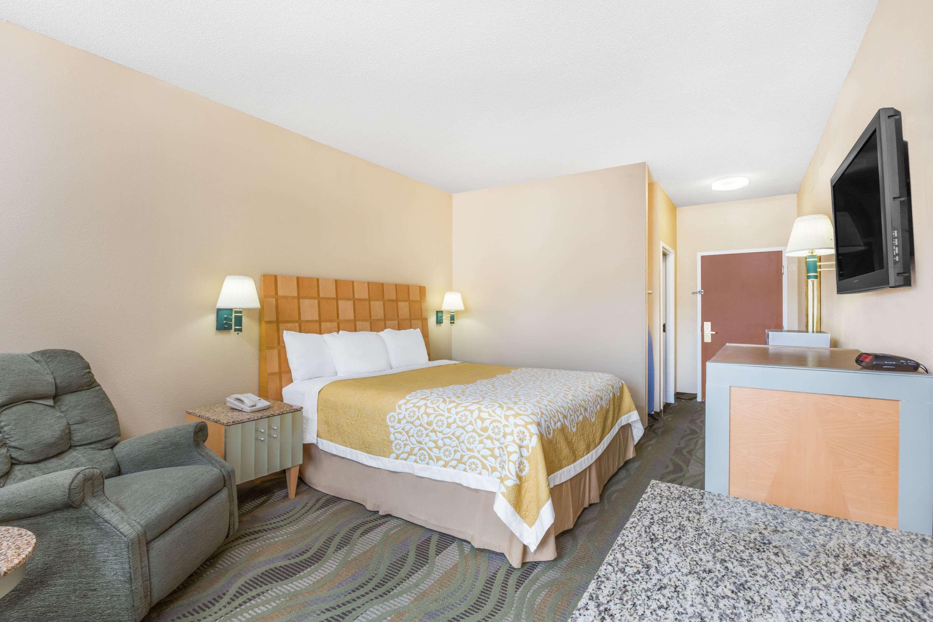 Surestay Hotel By Best Western מורגנטון מראה חיצוני תמונה